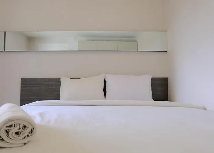Homey 1Br At Apartment Parahyangan Residence By Travelio