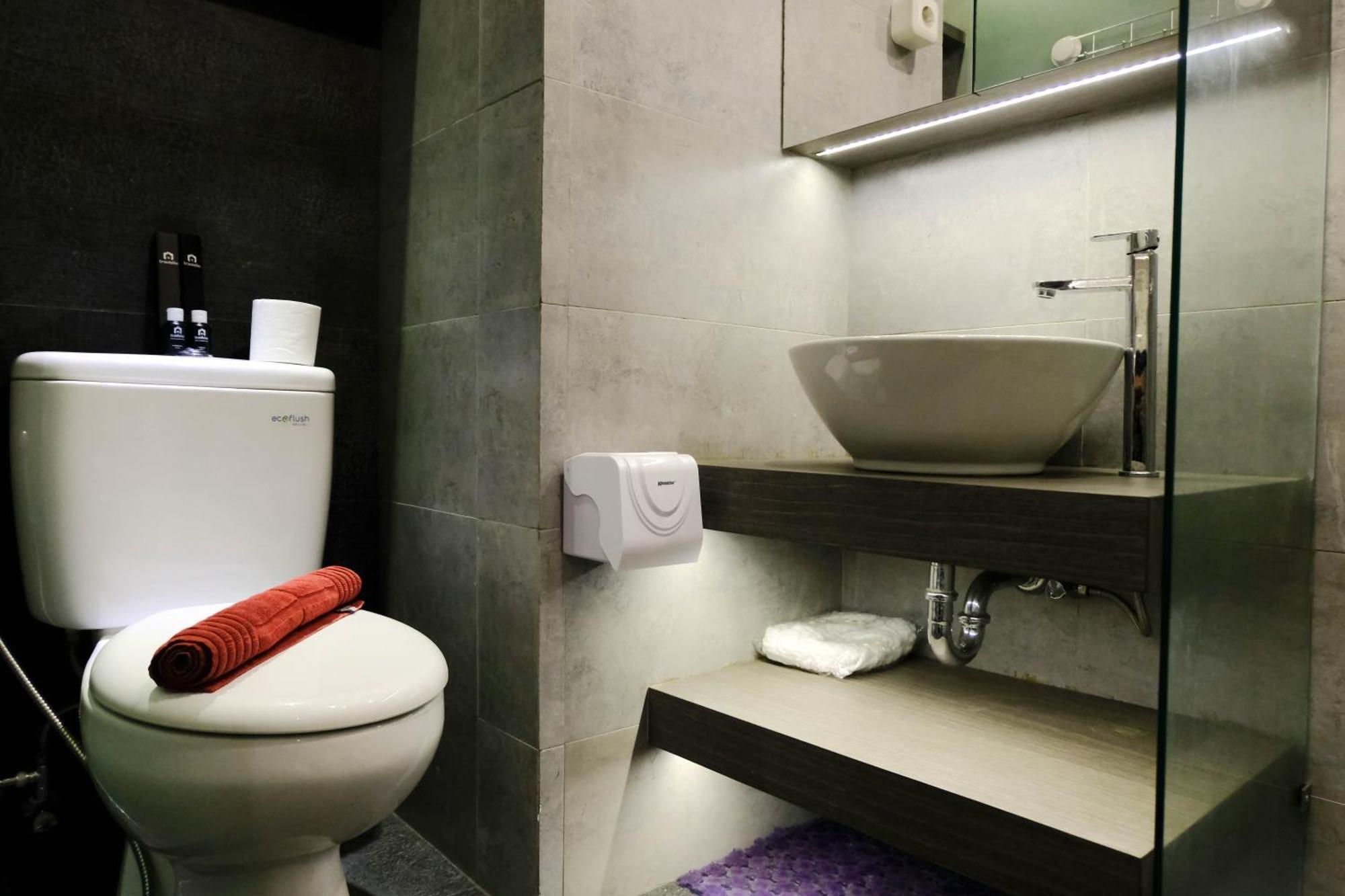 Homey 1br At Parahyangan By Travelio Bandung